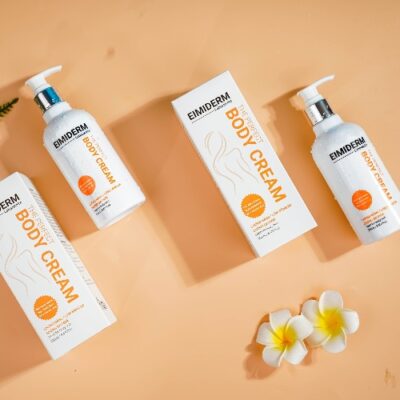 Kem Duong Trang Da Toan Than 1